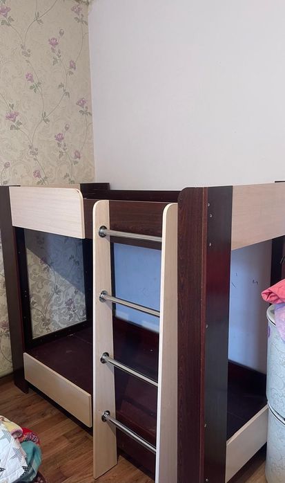 Детский кровать.