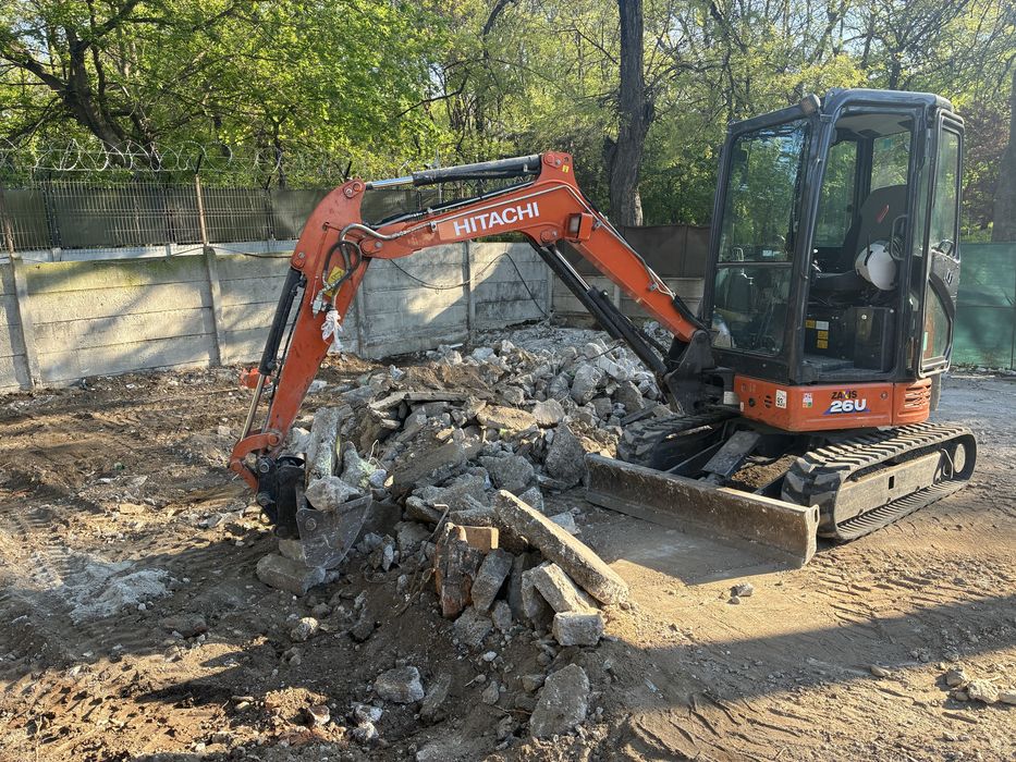 Inchirieri miniexcavator  demolari case