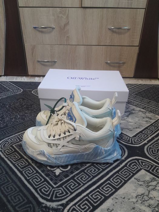 Adidasi Off white Odsy 1000