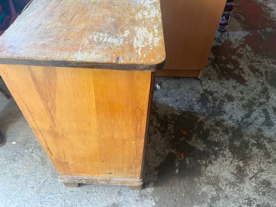 Срочно тумбочка сотилади