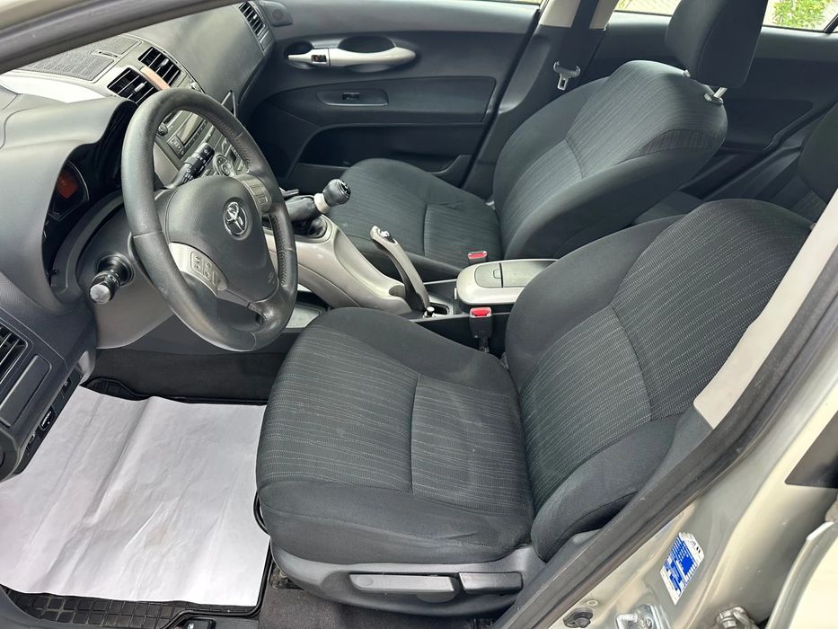 Тойота аурис 1.6