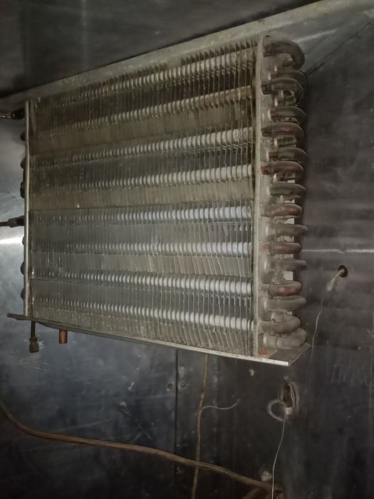 Промышленный холодильник .