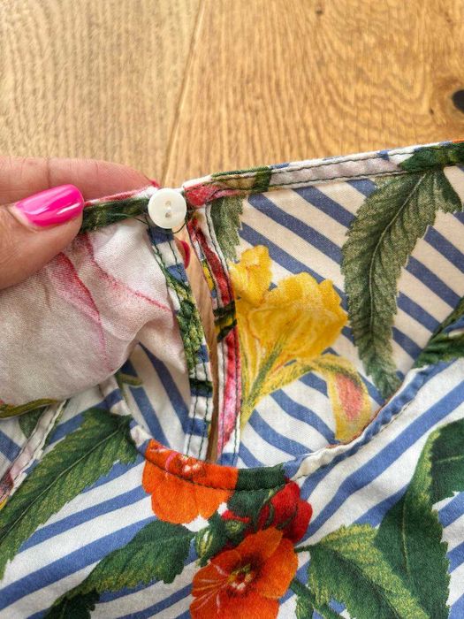 Блуза на цветя ZARA - S размер