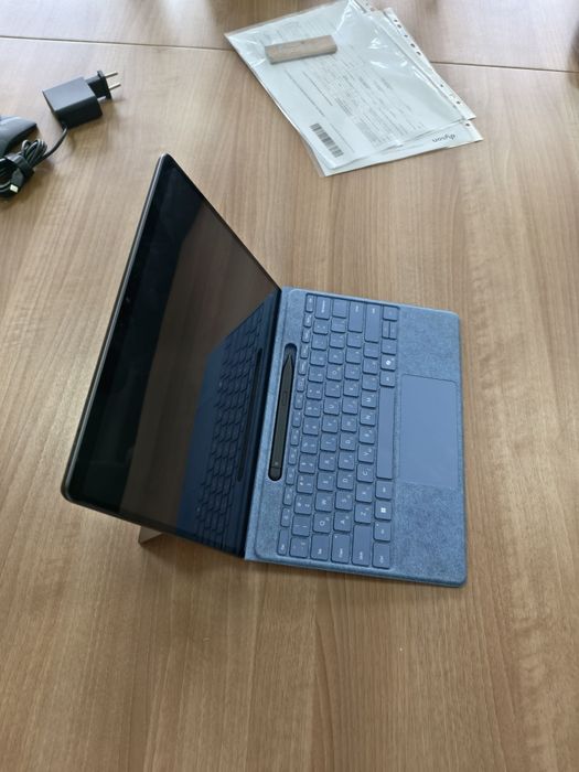 Microsoft Surface Pro 11 Snapdragon X Elite OLED 16/256G +Flex KB+Styl