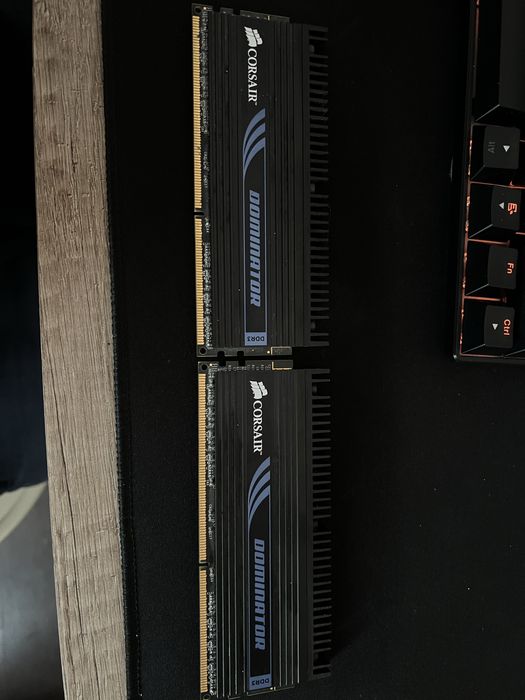 CORSAIR DDR3 (un stick 4ram)