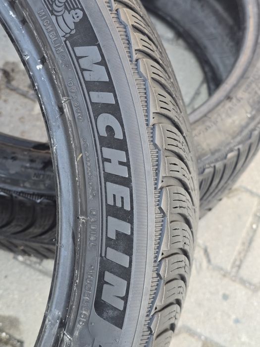 265 40 21 Michelin