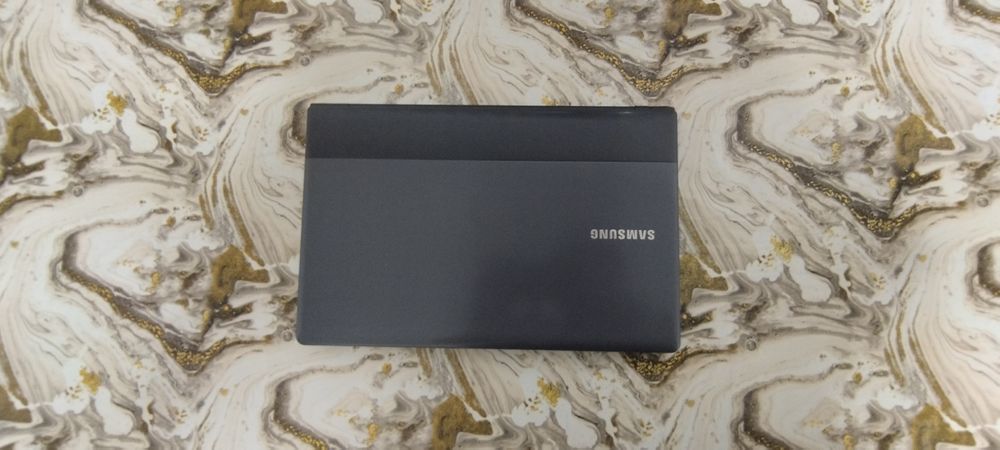 Samsung Noutbuk sotiladi