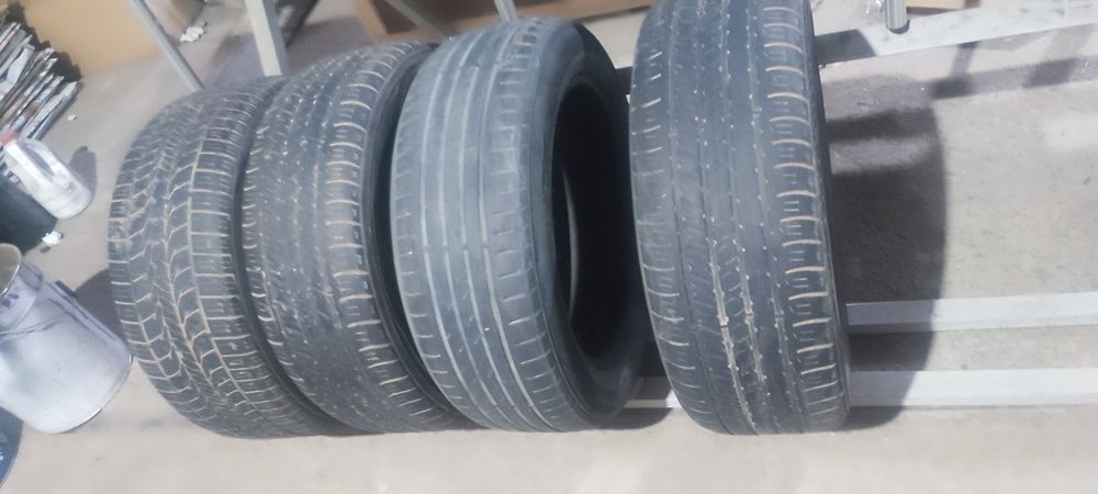 Продам резину 215/55/17