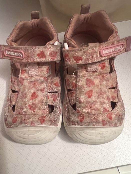 Продам детские сандалии Biomecanics