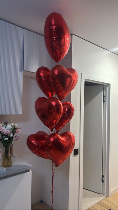 Отдам 101 розу + шарики