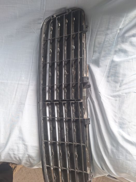 Мерс С решотка ветровки