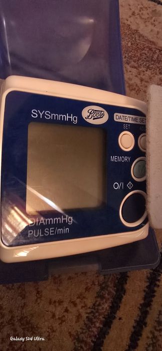 Тонометр кистевой