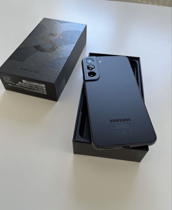 Samsung S22 5 G - black - 128 G - liber - 1150 ron !