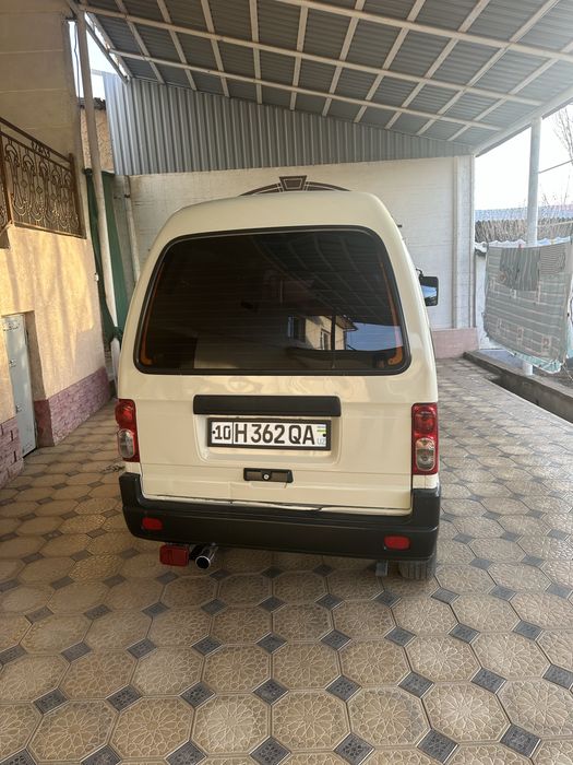 Продается дамас в хорошем состоянии 2018года молочного цвета