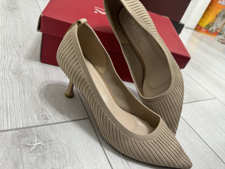 Туфли Бежевый 38р