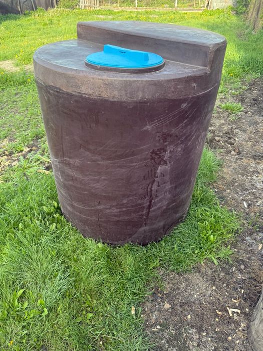 Продам бочку 1000 л