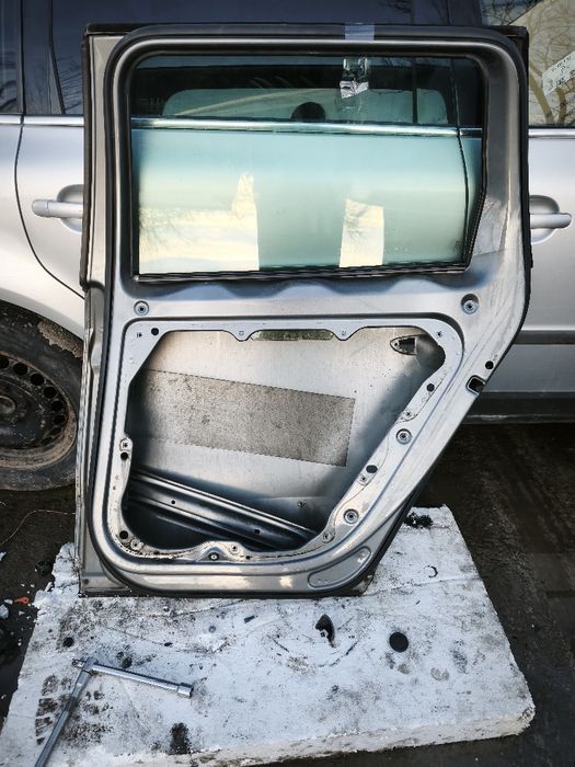 Usa spate dreapta passat b6 break LA7T