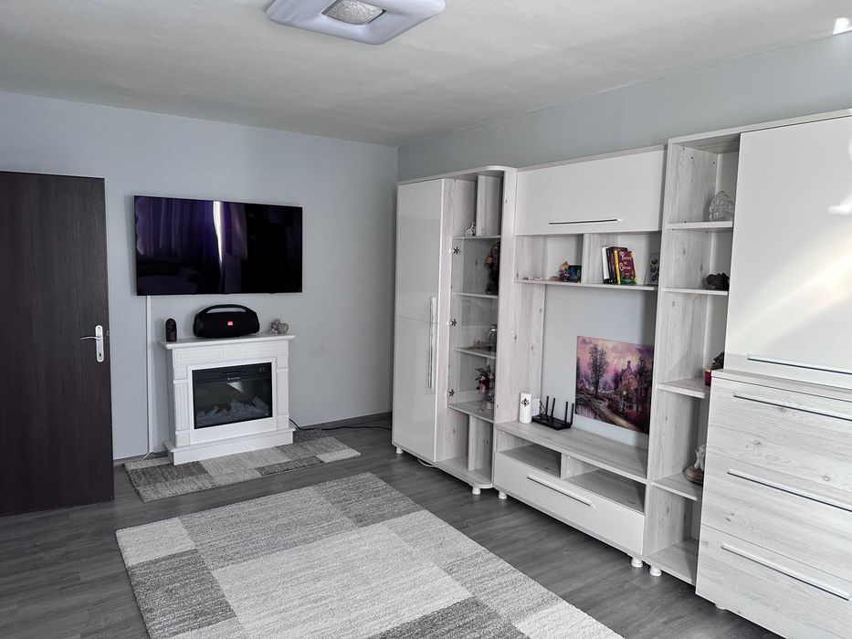 De vanzare apartament cu trei camere DROBETA TURNU SEVERIN