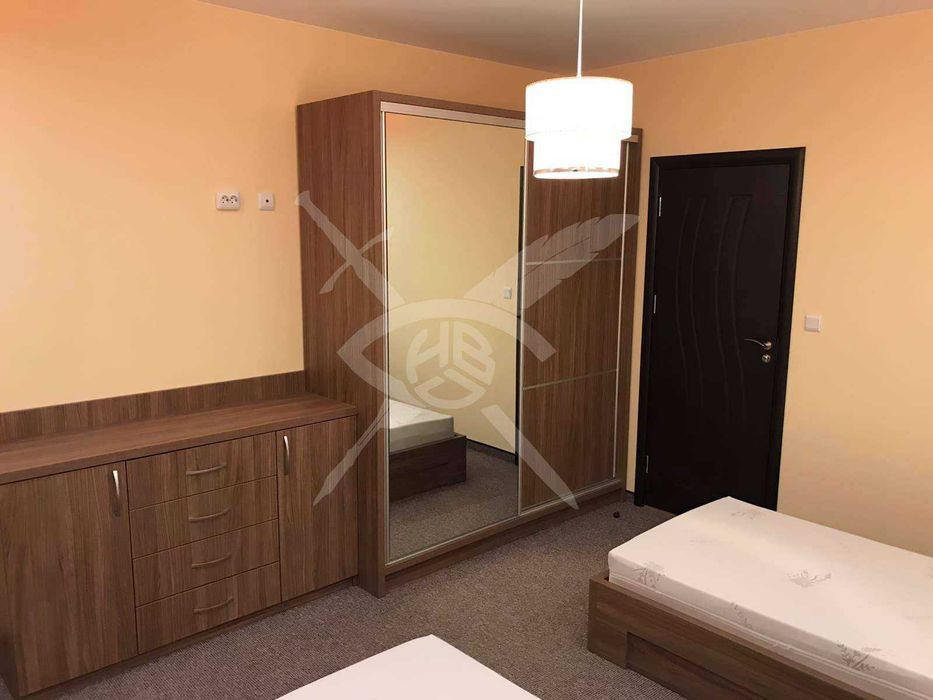 Дава се под наем Тристаен апартамент в Пловдив, Южен - 120 кв.м за 757.86 € - Снимка #4
