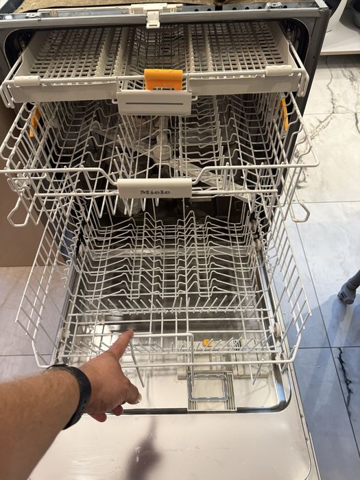 Съдомиялна MIELE 60cm.