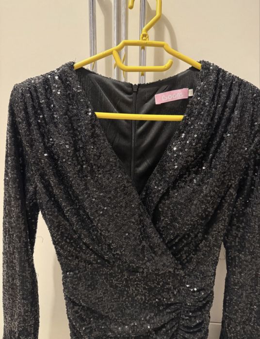 Rochie neagra cu paiete