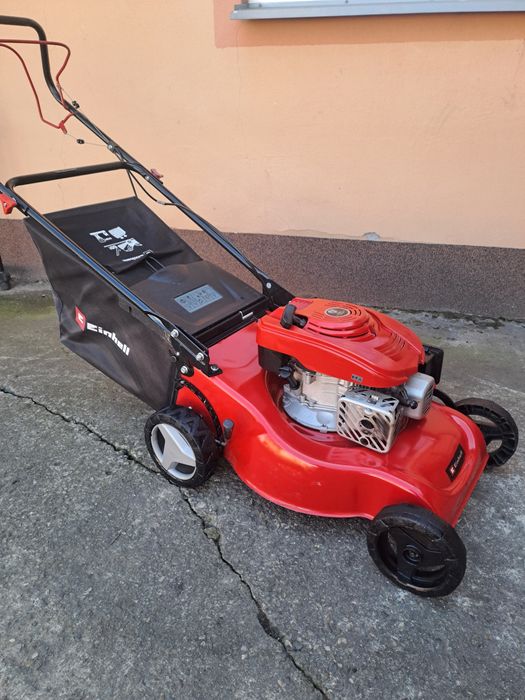 Masini de tuns iarba