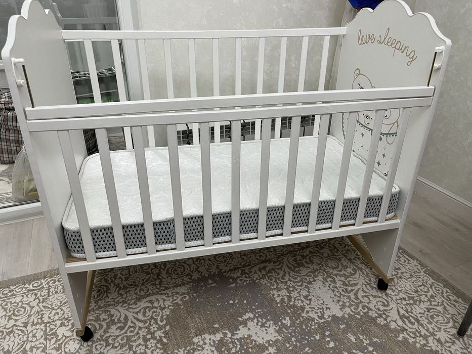 Продам детскую кроватку