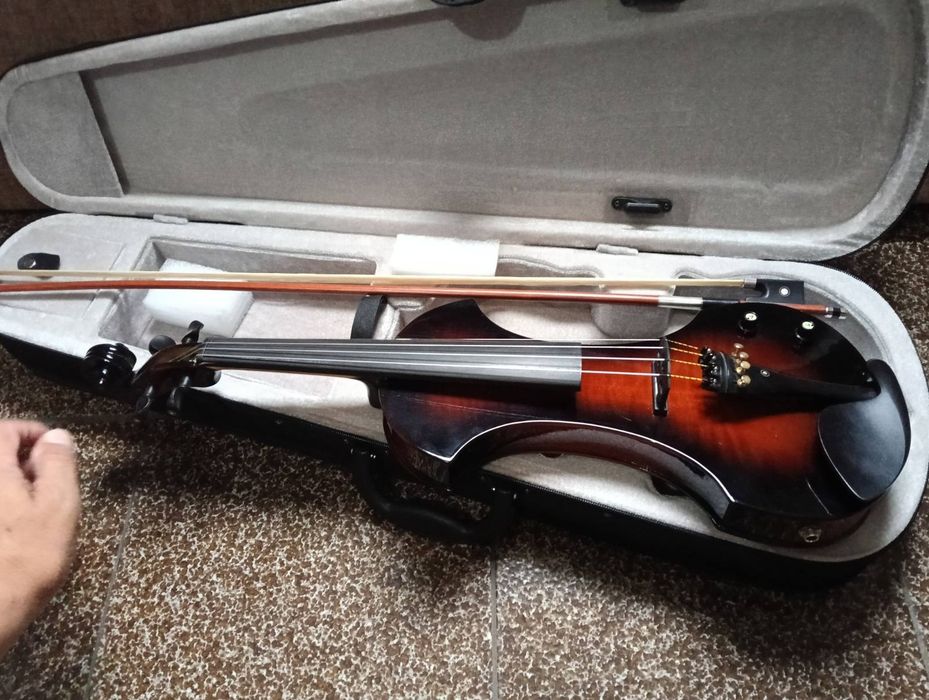 Електрическа цигулка (electric violin)