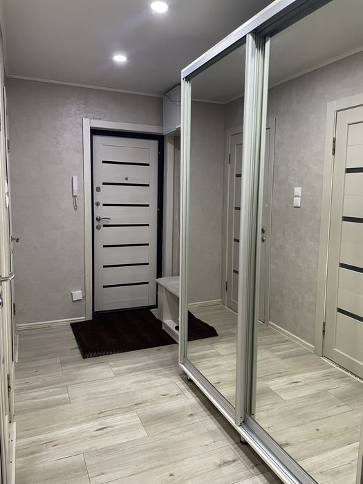 Сдается 1,5 Люкс , Дворец спорта