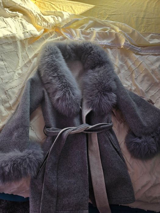 Palton blana naturala stufoasa  calduros iarna