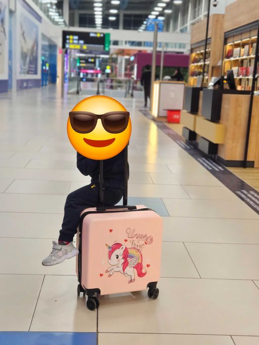 Продам детский чемодан, для девочки!