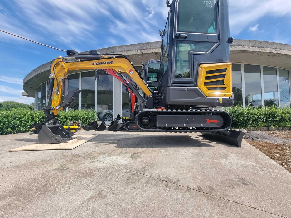 Мини багер TOROS-T18 MAX