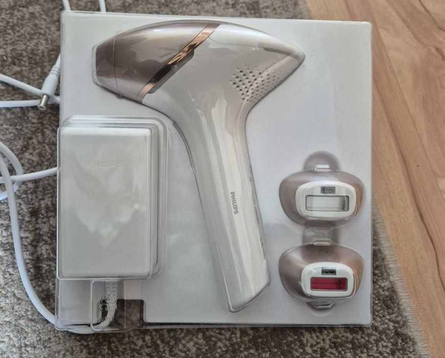 Epilator IPL Philips Lumea Seria 9000 BRI955/00