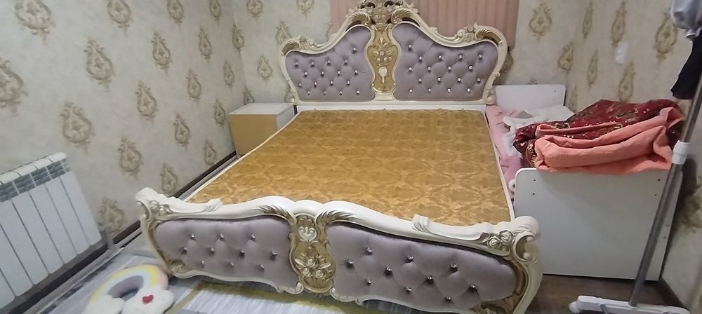 Спальная кровать