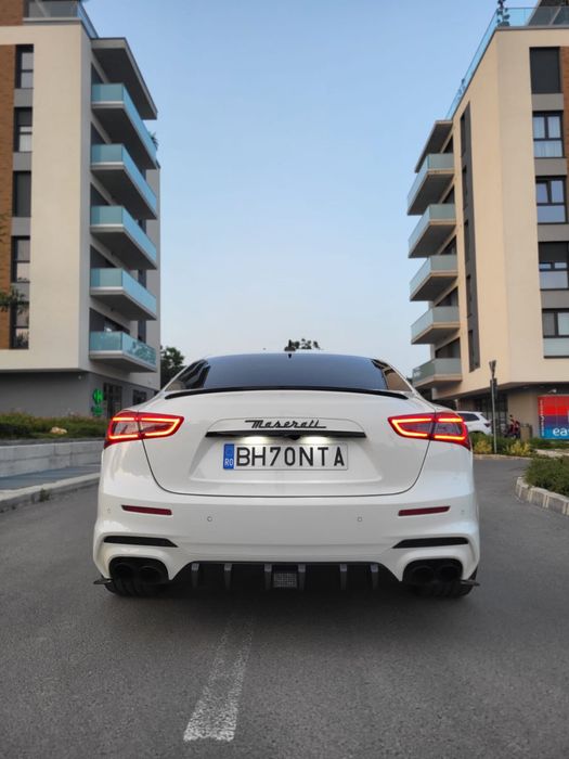 Vând Maserati Ghibli sq4  benzină UNICAT