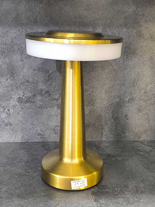 stol lampasi  настольная лампа