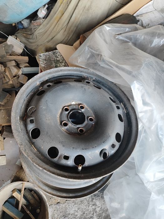 Продам диски R15 пятидырые