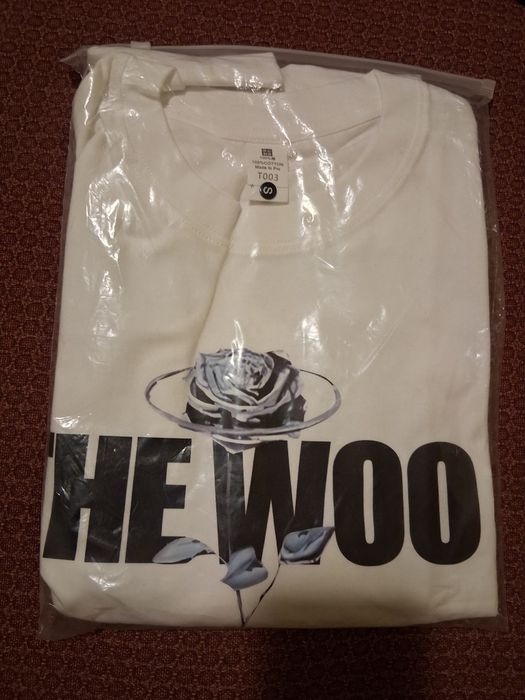 Tricouri damă noi cu etichetă