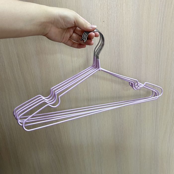 Комплект из пяти плечиков + подарок!!