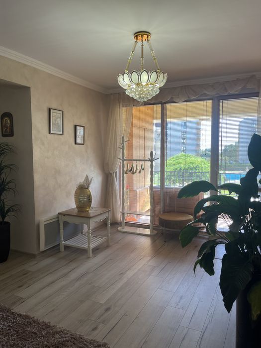 Продава се Четиристаен апартамент в Варна, Базар Левски - 220 кв.м за 2432 €/кв.м - Снимка #7