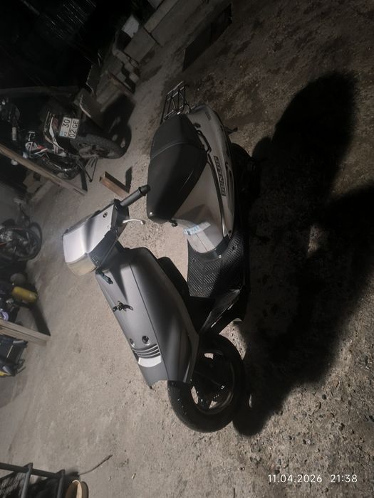 Продам мопед скутер