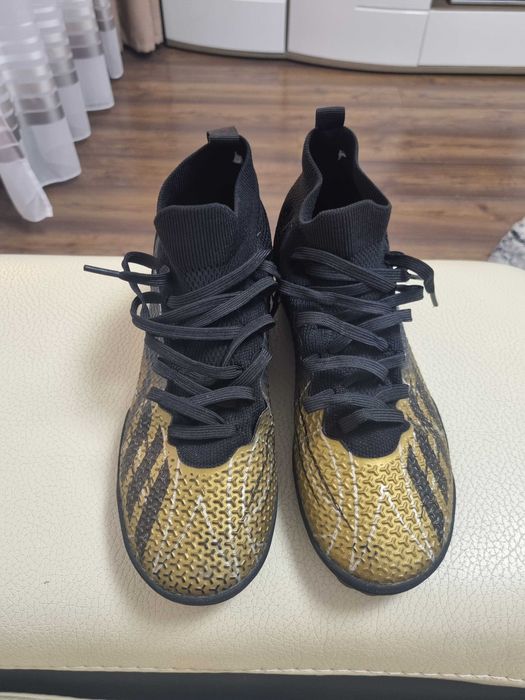 Adidași fotbal pentru teren sintetic nr.37