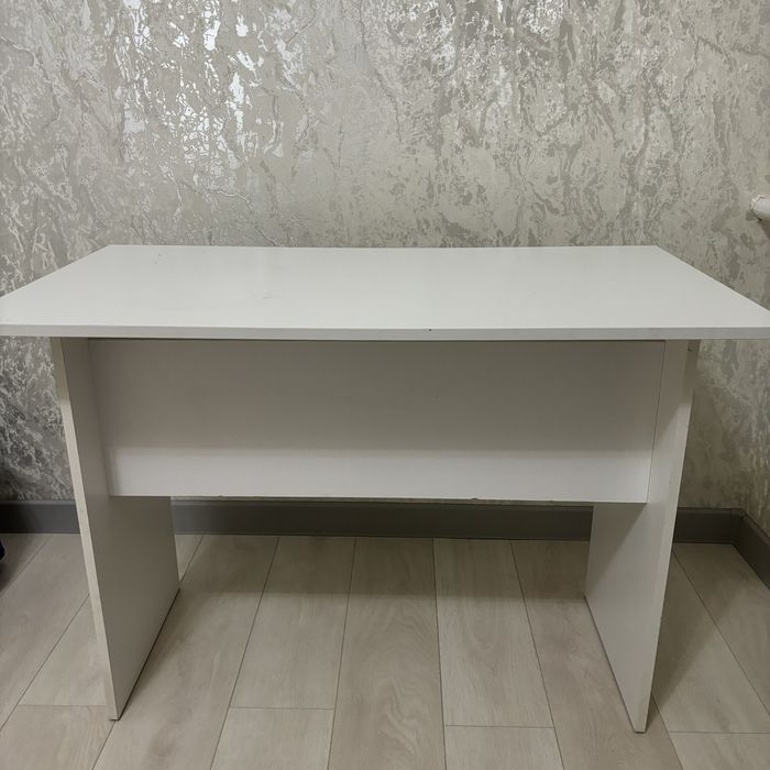 Продам стол