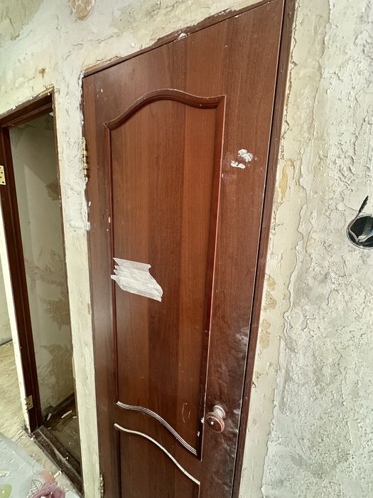 Отдам двери бесплатно.