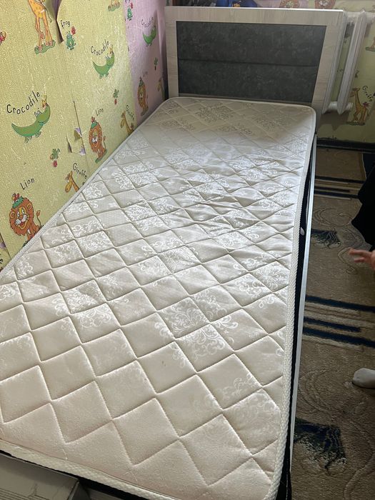 Продается односпальная кровать срочно