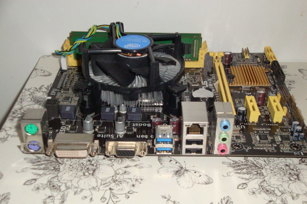 Placa de baza Asus H81M-K Procesor intel core i5 4590 8gb ram