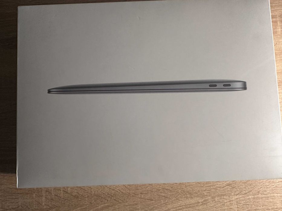 Apple MacBook Air M1 2020 13" | 8GB RAM | 256GB SSD | Full Box