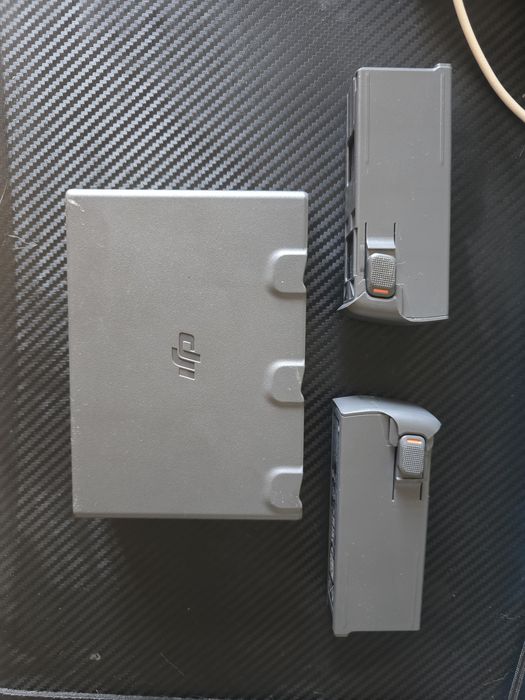 Baterii DJI Avata 2 + Hub de încărcare