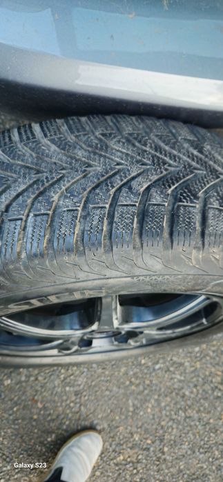 Гуми с джанти в много добро състояние