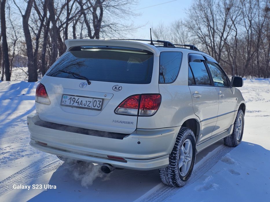 ToyotaHarrier 3.0л